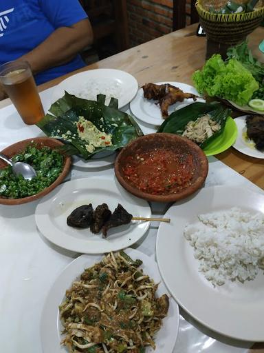 RUMAH MAKAN CIGANEA