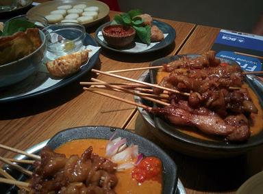 SATE KHAS SENAYAN THE BREEZE