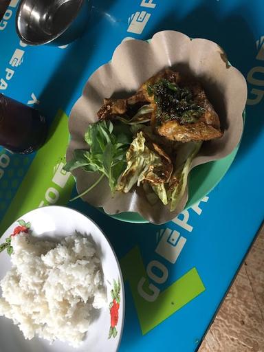 WARUNG NASI & AYAM PENYET BANYUMAS