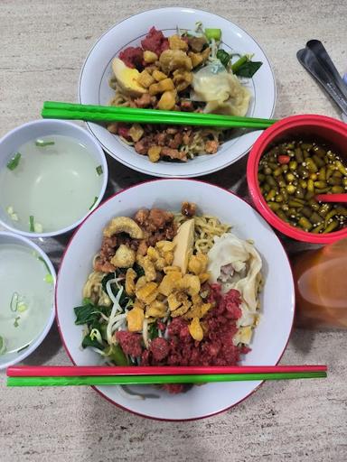 BAKMI SIANTAR MEDAN AKIONG - ALAM SUTERA