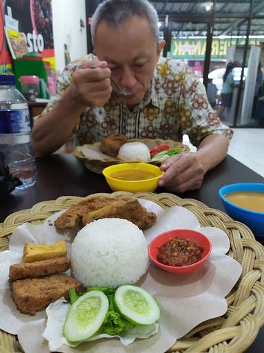 AKI RESTO SPECIAL AYAM KAMPUNG