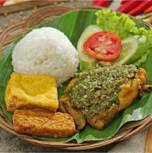 AYAM RICA RICA CBD CILEDUG