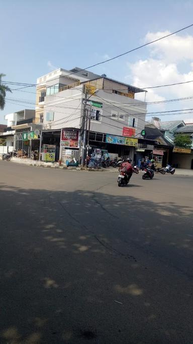 BURGER BANGOR VILLA MELATI MAS