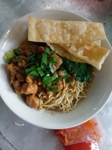 MIE AYAM WONOGIRI SI MAHREEN