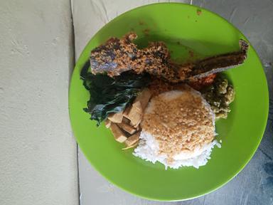 RM. DENAI MANANTI (MASAKAN PADANG )