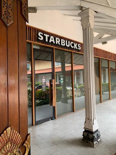 STARBUCKS - KARTIKA CHANDRA