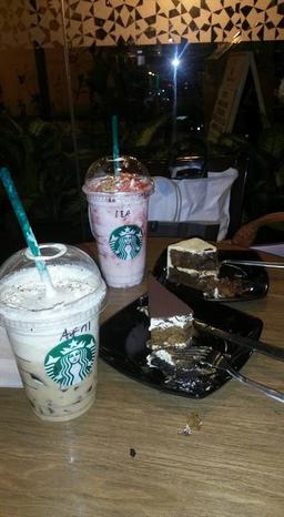 Photo's Starbucks - Plaza Festival