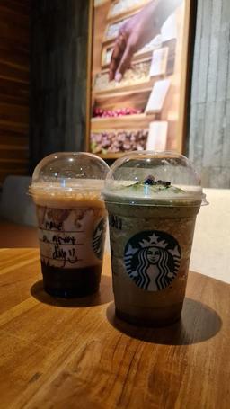 Photo's Starbucks - Plaza Festival