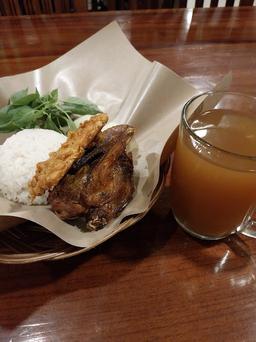 Photo's Bebek Goreng Haji Slamet | Satrio