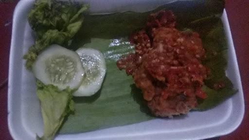 CHICKEN COBEK DAN SOTO BETAWI BANG DUL