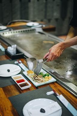 MAISON TATSUYA TEPPANYAKI SOPO DEL MEGA KUNINGAN