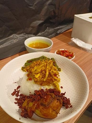 NASI AYAM DEWATA, SATRIO