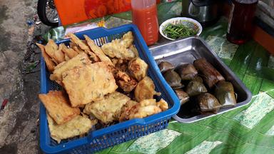 NASI GORENG POHON JAMBU