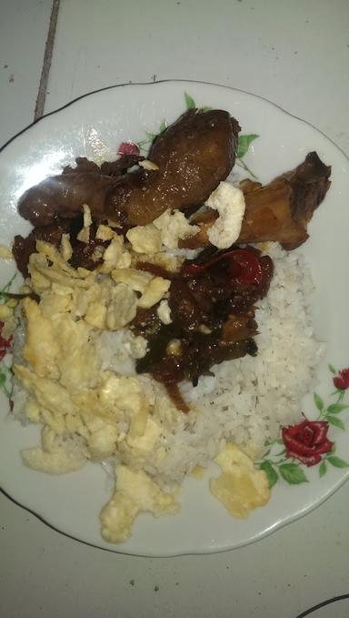 NASI ULAM/UDUK BETAWI DAN LAUK PAUK MPOK WIWIN