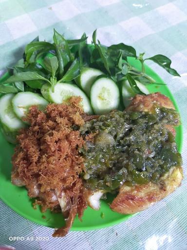 WARUNG NASI EMAK