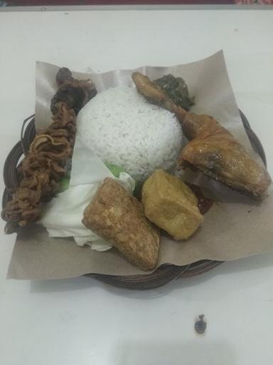 AYAM PENYET PINOKIO