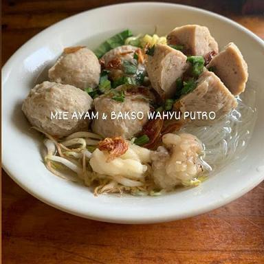 MIE AYAM BAKSO WAHYU PUTRO