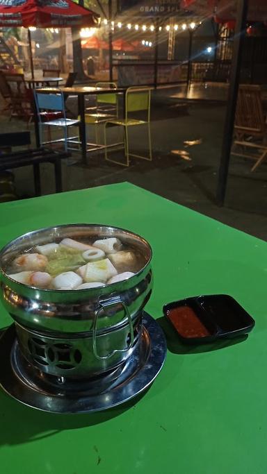 SHINBA STEAMBOAT N' GRILL