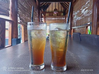 GAZEBO DAN PEMANCINGAN KALI PUTIH