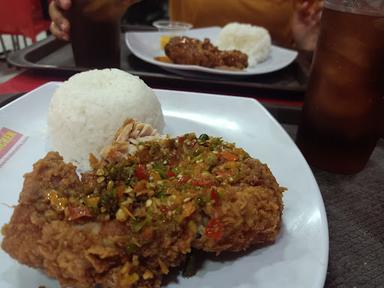 ROCKET CHICKEN GABUSAN