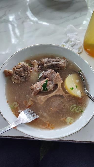 SOP BUNTUT & AYAM BLONDO TEMBI