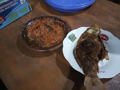 LELE BAKAR NASI UDUK