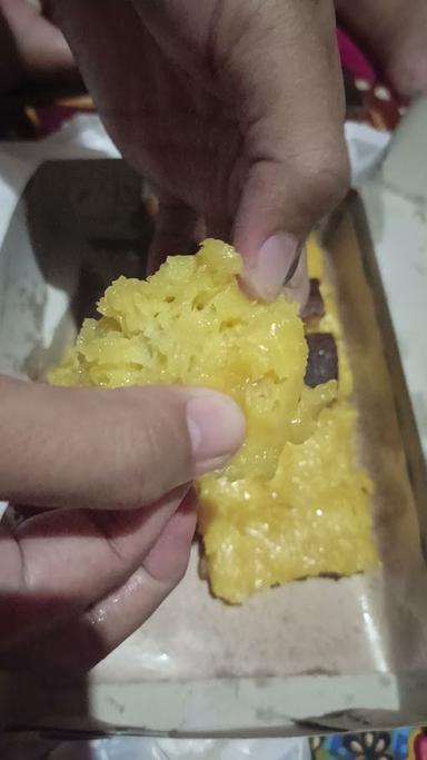 MARTABAK DUA PUTRI TEGAL