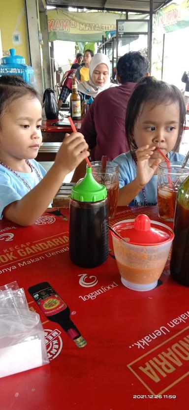 MIE AYAM & BAKSO MANDALA