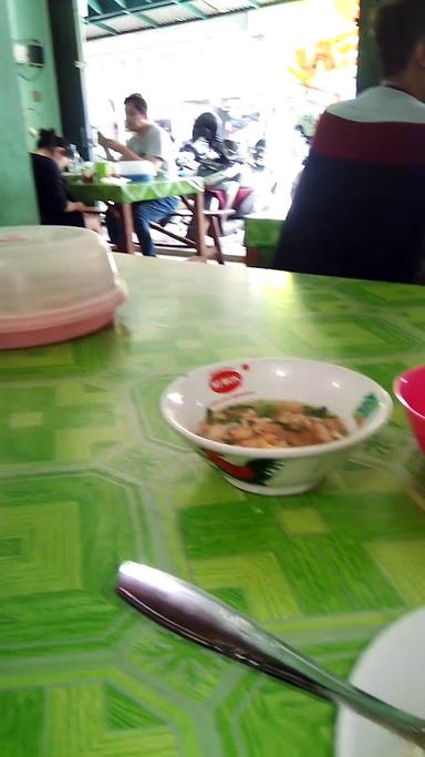 MIE AYAM DAN BAKSO TOBAT SPESIAL MIE AYAM GORENG