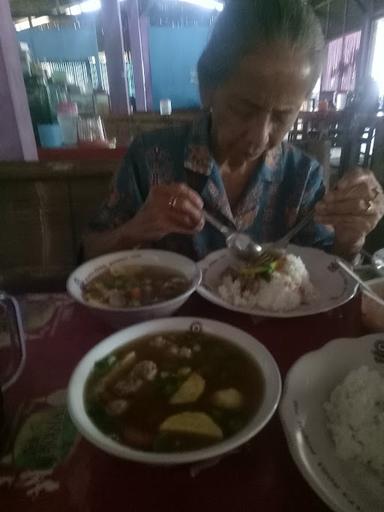 WARUNG MAKAN YULI YP