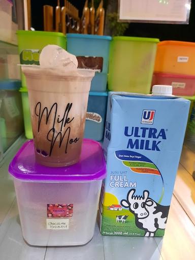 MILK MOO & MILK TEA