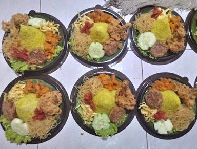 AYAM PENYET TIANG ROGO