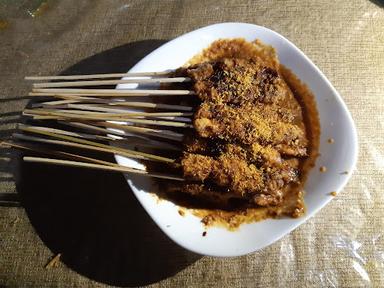 SATE AYAM KLOPO SIDOMOHEN