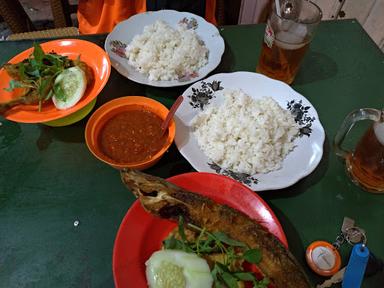 WARUNG PENYETAN MBOK MAH