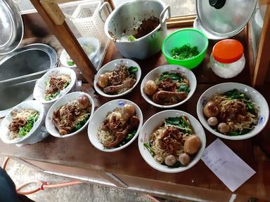 MIE AYAM & BAKSO AMANAH