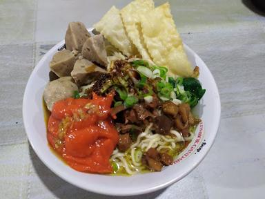 MIE AYAM & BASO KHARISMA, GIRIMARTO