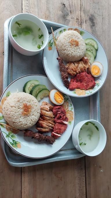 ISTANA MARTABAK DAN PEMPEK, MIE AYAM