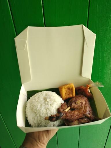 WARUNG GUDEG KOYOR & IKAN KUTUK BU DJONO