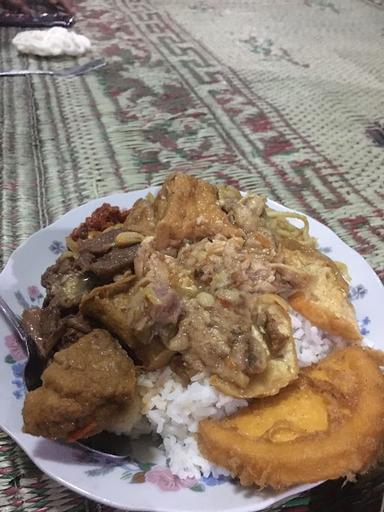 WARUNG LESEHAN BU WATINI, SPESIAL NASI/BUBUR TUMPANG KOYOR