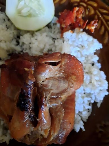 AYAM BAKAR PAK SHENTIT SIMO