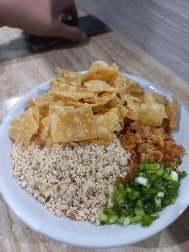 KEDAI BAKMI 182