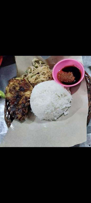 AYAM BAKAR CAK BASAR