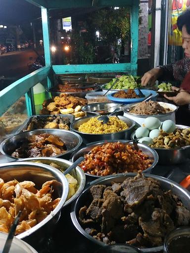 WARUNG NASI BU YAHMI