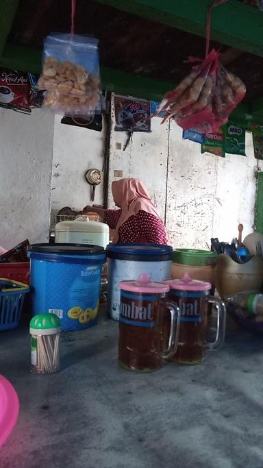 WARUNG NASI IBU HJ. NUR HASANAH