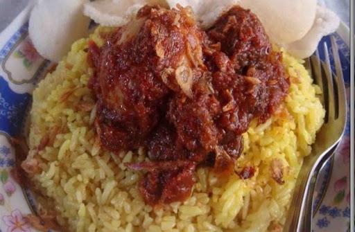 WARUNG NASI KUNING MAMA AMAT