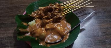 SATE PADANG DUO PUTRI