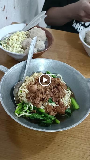 WARUNG BAKSO PENDI MIE AYAM SAK WAJAN