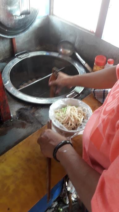 WARUNG MIE AYAM CHAMPUS