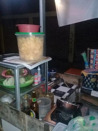 WARUNG MIE AYAM & SEBLAK MBAK NANI