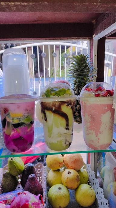 MAHREEN SMOOTHIES